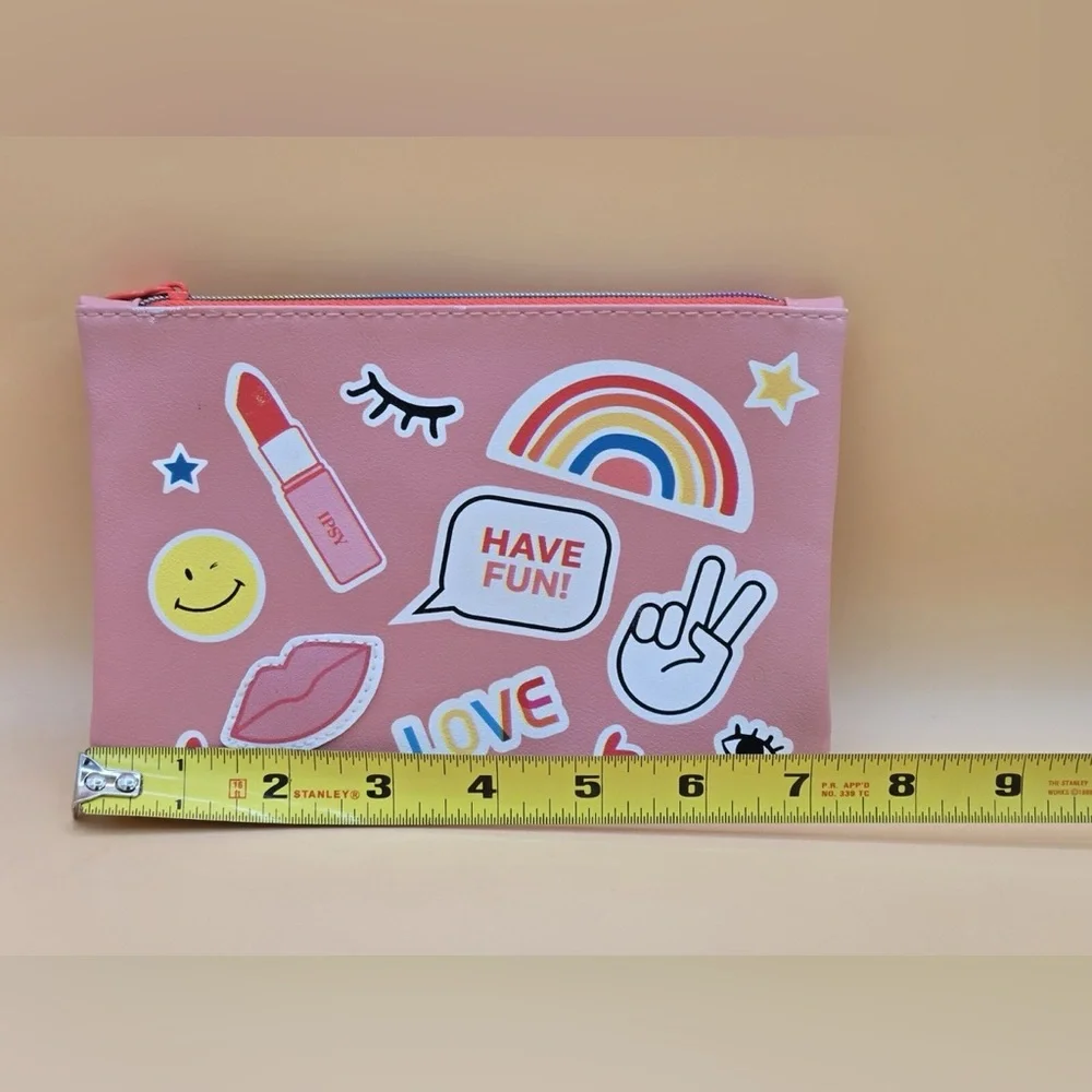 Ipsy Cosmetics bag (2)